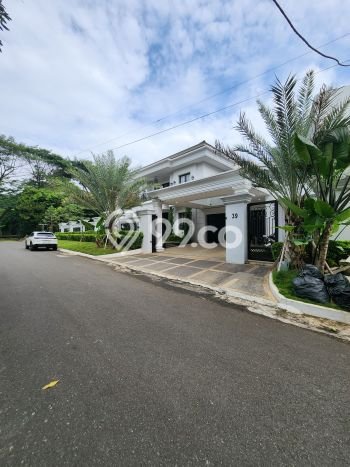 Rumah Elit Modern Tanpa Renovasi di Pondok Indah Jakarta Selatan Rumah Elit Modern Tanpa Renovasi di Pondok Indah Jakarta Selatan