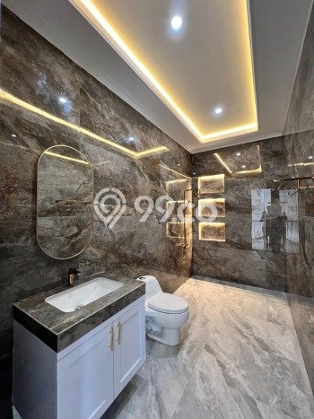 Ready to Use! Premium House LT 406m2 Desain Elegan di Pondok Indah Ready to Use! Premium House LT 406m2 Desain Elegan di Pondok Indah