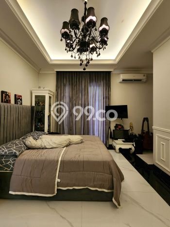 Rumah Elit Modern Tanpa Renovasi di Pondok Indah Jakarta Selatan Rumah Elit Modern Tanpa Renovasi di Pondok Indah Jakarta Selatan