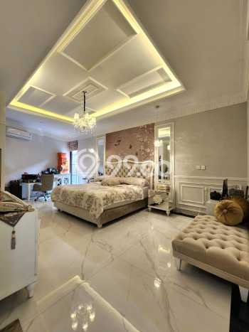 Jual Rumah Mewah Megah Dengan View Eksklusif di Pondok Indah, Jakarta Selatan Jual Rumah Mewah Megah Dengan View Eksklusif di Pondok Indah, Jakarta Selatan