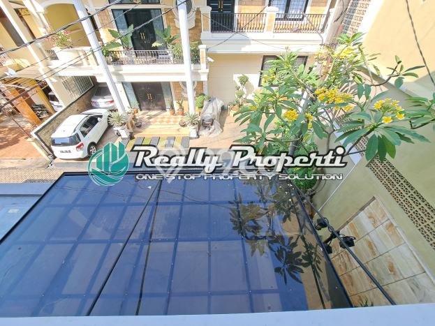 Jual Rumah Mewah Megah Dengan View Eksklusif di Jatibening, Bekasi Jual Rumah Mewah Megah Dengan View Eksklusif di Jatibening, Bekasi