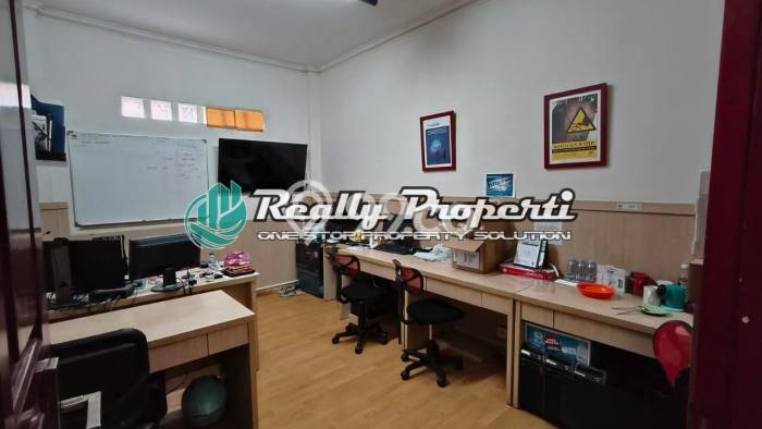 Kantor Bagus LT 445m2 LB 727m2 Dijual di Jatinegara Jakarta Timur Kantor Bagus LT 445m2 LB 727m2 Dijual di Jatinegara Jakarta Timur