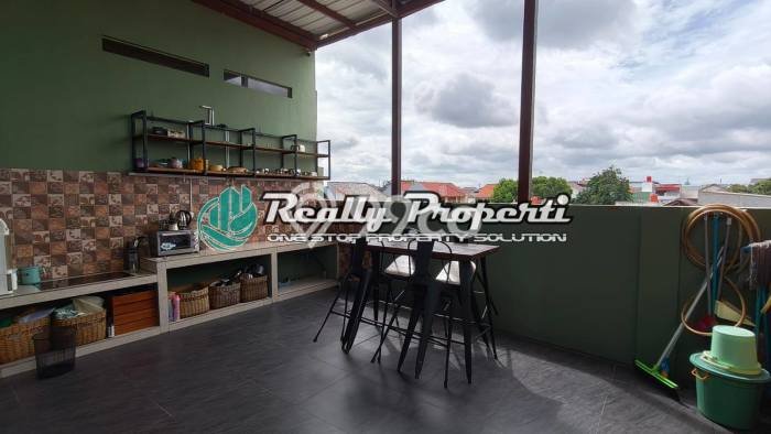Ready to Use! Premium House LT 407m2 Desain Elegan di Pondok Bambu Ready to Use! Premium House LT 407m2 Desain Elegan di Pondok Bambu