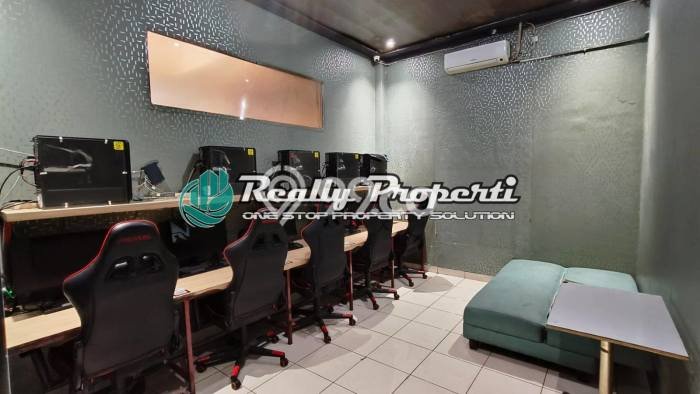 Ready to Use! Premium House LT 407m2 Desain Elegan di Pondok Bambu Ready to Use! Premium House LT 407m2 Desain Elegan di Pondok Bambu