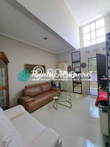 Rumah Modern 3 KT di Cikunir Bekasi Semi Furnished Rumah Modern 3 KT di Cikunir Bekasi Semi Furnished