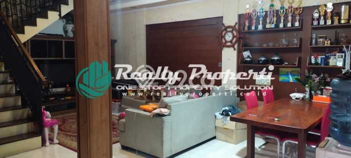 Rumah Minimalis 4 KT di Jatibening Bekasi Semi Furnished Rumah Minimalis 4 KT di Jatibening Bekasi Semi Furnished
