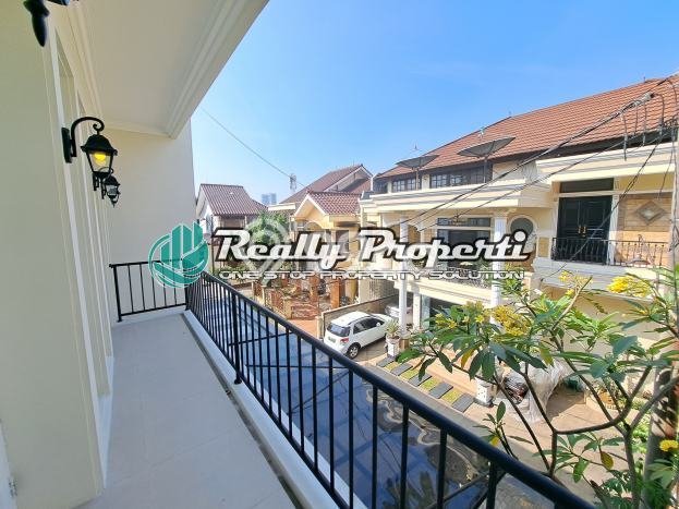 Jual Rumah Mewah Megah Dengan View Eksklusif di Jatibening, Bekasi Jual Rumah Mewah Megah Dengan View Eksklusif di Jatibening, Bekasi