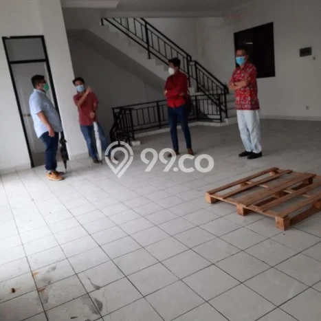Disewakan Ruko di Kawasan Ramai Saharjo Luas 180m2 Disewakan Ruko di Kawasan Ramai Saharjo Luas 180m2