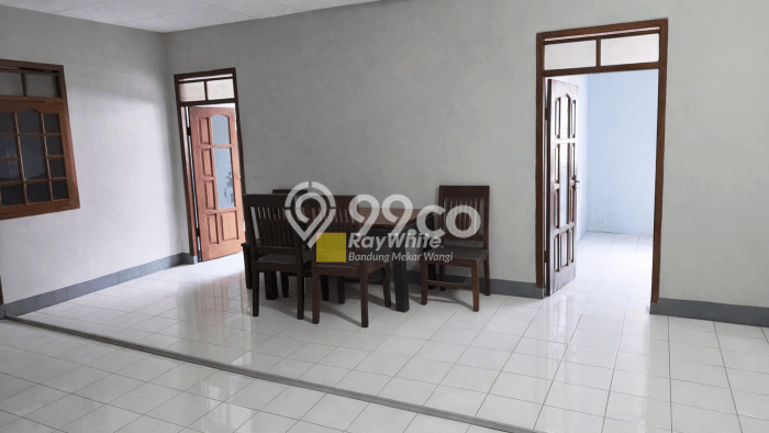 Unit Kost Dijual di Dayeuhkolot dengan 7 Kamar Tidur & Luas Bangunan 300m2 Unit Kost Dijual di Dayeuhkolot dengan 7 Kamar Tidur & Luas Bangunan 300m2