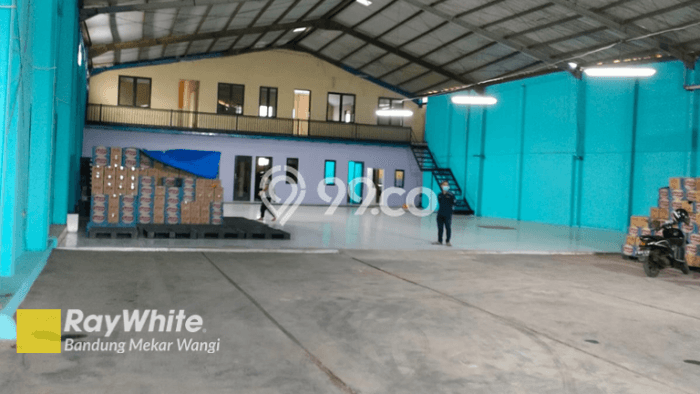 POTENSI BESAR! Gudang di Rancaekek, Luas 850m2m², Lokasi Mainroad POTENSI BESAR! Gudang di Rancaekek, Luas 850m2m², Lokasi Mainroad