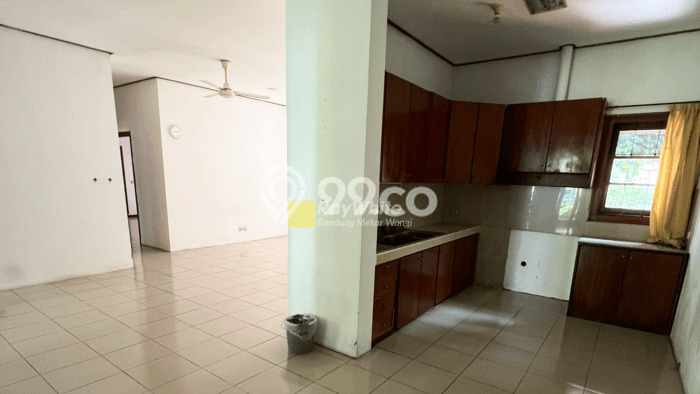 Disewakan! Rumah 4 Kamar Tidur &
4 Kamar Mandi di Ciumbuleuit, Bandung Disewakan! Rumah 4 Kamar Tidur &
4 Kamar Mandi di Ciumbuleuit, Bandung