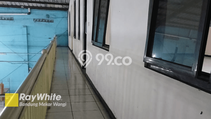 POTENSI BESAR! Gudang di Rancaekek, Luas 850m2m², Lokasi Mainroad POTENSI BESAR! Gudang di Rancaekek, Luas 850m2m², Lokasi Mainroad