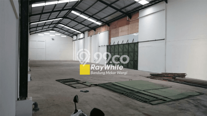 Unit Gudang Dijual di Bandung LT 700m2 & LB 600m2 Unit Gudang Dijual di Bandung LT 700m2 & LB 600m2