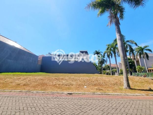 AREA PROSPEKTIF! Tanah Kawasan Pakuwon Indah, Luas 1044m2m², Dekat Transportasi, Kawasan Potensial AREA PROSPEKTIF! Tanah Kawasan Pakuwon Indah, Luas 1044m2m², Dekat Transportasi, Kawasan Potensial