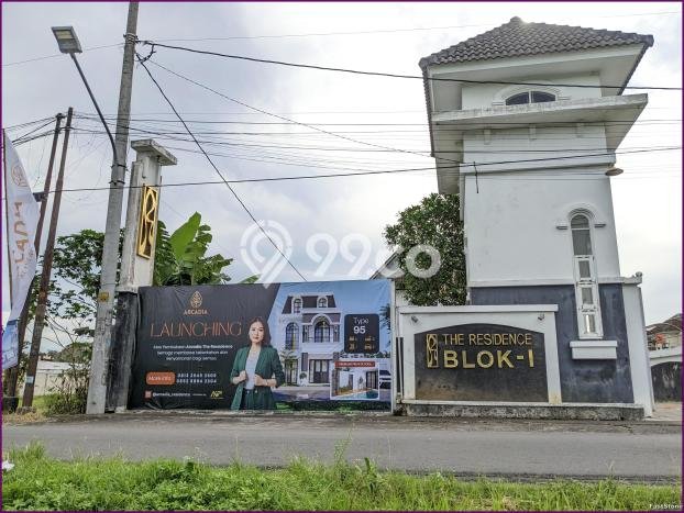 HUNIAN BERKELAS! Rumah Premium Gamping, Sleman, LT 124m² Luas Bangunan 95m² HUNIAN BERKELAS! Rumah Premium Gamping, Sleman, LT 124m² Luas Bangunan 95m²