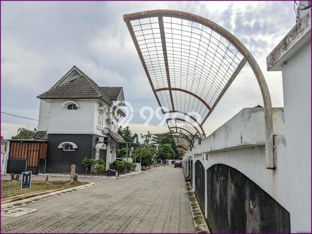 HUNIAN BERKELAS! Rumah Premium Gamping, Sleman, LT 124m² Luas Bangunan 95m² HUNIAN BERKELAS! Rumah Premium Gamping, Sleman, LT 124m² Luas Bangunan 95m²