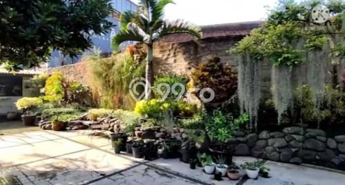 Rumah Strategis Sukajadi, Bandung, LT 1061m2m² LB 407m2m² Rumah Strategis Sukajadi, Bandung, LT 1061m2m² LB 407m2m²