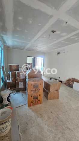 Ready to Use! Luxury House LT 304m2 Desain Modern di Cipete Ready to Use! Luxury House LT 304m2 Desain Modern di Cipete