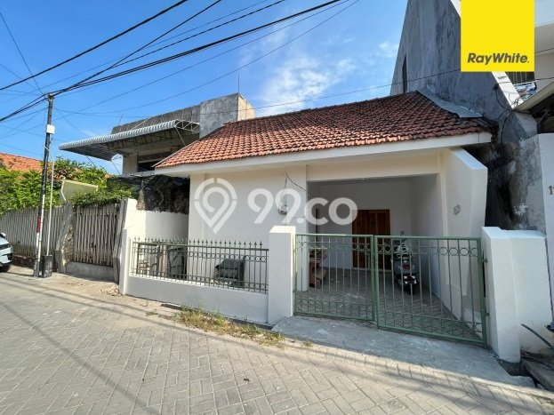PROMO SPESIAL! Dijual Rumah Premium area Sawahan, Surabaya, Luas Tanah 138m2m² LB 101m2m² PROMO SPESIAL! Dijual Rumah Premium area Sawahan, Surabaya, Luas Tanah 138m2m² LB 101m2m²