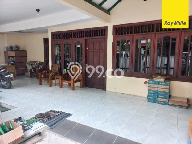 Rumah Lokasi Strategis area Rungkut, Surabaya, LT 160m2m² LB 140m2m² Rumah Lokasi Strategis area Rungkut, Surabaya, LT 160m2m² LB 140m2m²