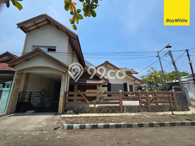 Jual Rumah Favorit Siap Huni LB 200m2 di Sidoarjo, Sidoarjo Jual Rumah Favorit Siap Huni LB 200m2 di Sidoarjo, Sidoarjo