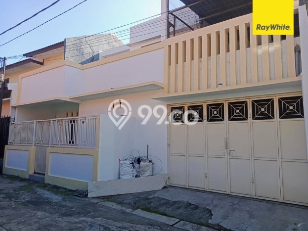 JUAL CEPAT! Rumah Ready Stock Lokasi Premium Petemon, LT 110m2m² Bangunan 170m2m² JUAL CEPAT! Rumah Ready Stock Lokasi Premium Petemon, LT 110m2m² Bangunan 170m2m²