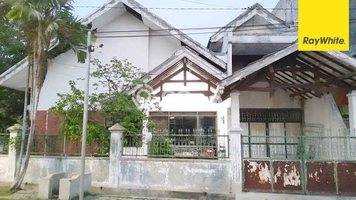 For Sale! Premium House LT 227m2 Desain Elegan di Manyar For Sale! Premium House LT 227m2 Desain Elegan di Manyar