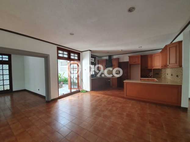 LIMITED OFFER! Rumah Premium di Cinere, LT 407m² LB 251m² LIMITED OFFER! Rumah Premium di Cinere, LT 407m² LB 251m²