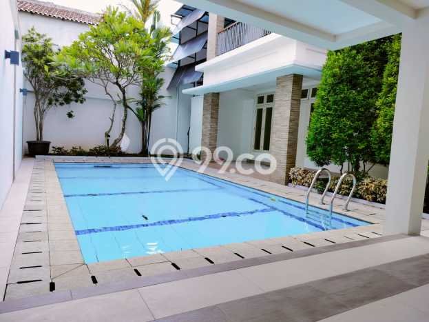 PROPERTI PILIHAN! Rumah Asri area Lebak Bulus, LT 376m² LB 300m² PROPERTI PILIHAN! Rumah Asri area Lebak Bulus, LT 376m² LB 300m²