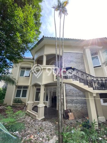Rumah Elit Modern Tanpa Renovasi di Lebak Bulus Jakarta Selatan Rumah Elit Modern Tanpa Renovasi di Lebak Bulus Jakarta Selatan