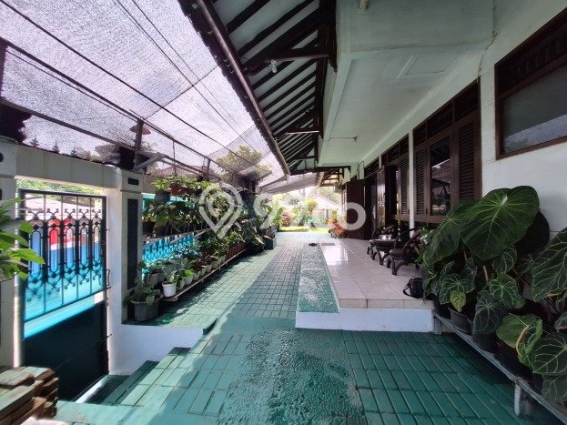Jual Rumah Luas Elegan Dengan View Cantik di Pangkalan Jati, Depok Jual Rumah Luas Elegan Dengan View Cantik di Pangkalan Jati, Depok