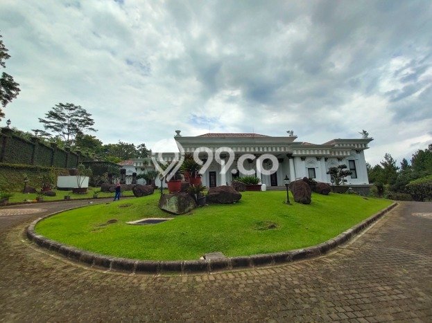 For Sale! Premium House LT 4758m2 Desain Modern di Sentul City For Sale! Premium House LT 4758m2 Desain Modern di Sentul City