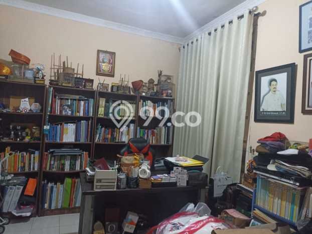 Rumah Eksklusif Dijual LT 240m2 di Cinere, Depok Rumah Eksklusif Dijual LT 240m2 di Cinere, Depok