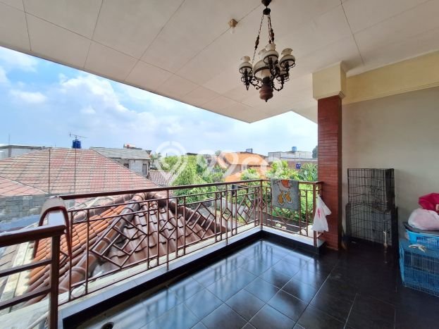 Rumah Elit Modern Tanpa Renovasi di Cireundeu Tangerang Rumah Elit Modern Tanpa Renovasi di Cireundeu Tangerang
