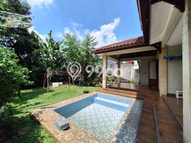 Rumah Elit Modern Tanpa Renovasi di Cireundeu Tangerang Rumah Elit Modern Tanpa Renovasi di Cireundeu Tangerang