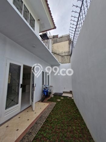 Jual Rumah Strategis Bagus Punya 3 KT di Cinere Depok SHM Jual Rumah Strategis Bagus Punya 3 KT di Cinere Depok SHM