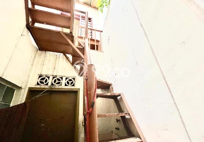 Hunian Eksklusif Dijual LT 244m2 di Cinere, Depok Hunian Eksklusif Dijual LT 244m2 di Cinere, Depok