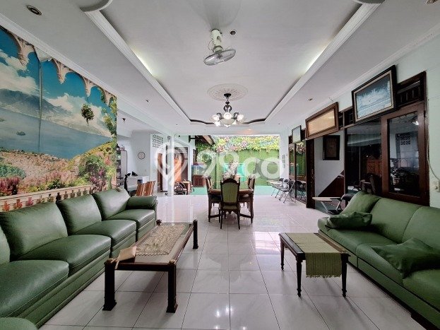 Jual Rumah Luas Elegan Dengan View Cantik di Pangkalan Jati, Depok Jual Rumah Luas Elegan Dengan View Cantik di Pangkalan Jati, Depok