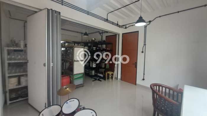 Komersial Disewa di Cinere, Depok, LT 130m2 / LB 130m2 Komersial Disewa di Cinere, Depok, LT 130m2 / LB 130m2