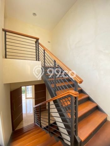 Kantor Dijual Lokasi Emas di Cinere Luas 400m2 Kantor Dijual Lokasi Emas di Cinere Luas 400m2