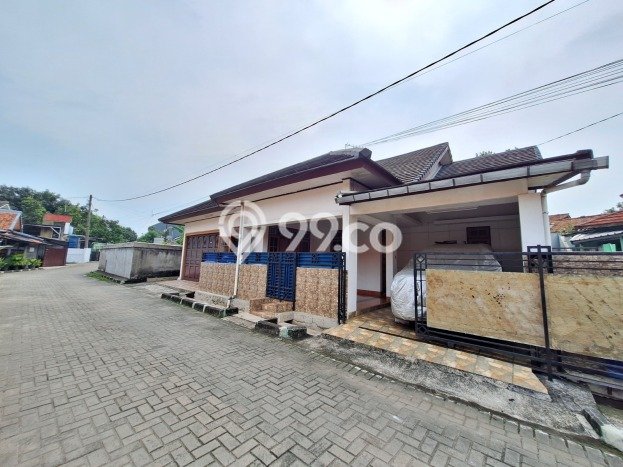 Rumah Modern Cantik 4 Kamar Siap Huni di Cibinong Rumah Modern Cantik 4 Kamar Siap Huni di Cibinong