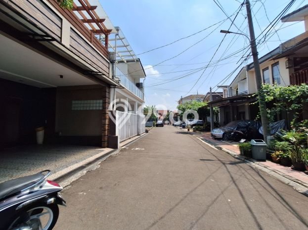 Rumah Minimalis 4 KT di Pondok Cabe Tangerang Semi Furnished Rumah Minimalis 4 KT di Pondok Cabe Tangerang Semi Furnished