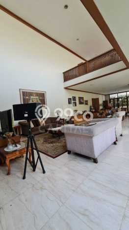 Jual Rumah Mewah Elegan Dengan View Eksklusif di Dago, Bandung Jual Rumah Mewah Elegan Dengan View Eksklusif di Dago, Bandung