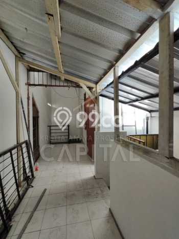 Disewakan! Rumah 3 Kamar Tidur &
3 Kamar Mandi di Cihampelas, Bandung Disewakan! Rumah 3 Kamar Tidur &
3 Kamar Mandi di Cihampelas, Bandung