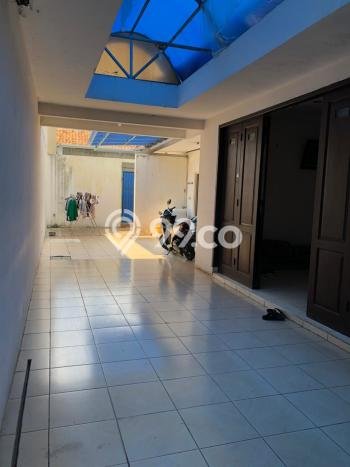 Siap Huni Rumah Mewah 4 Kamar di Kebon Jeruk Dekat ke Mana Pun Siap Huni Rumah Mewah 4 Kamar di Kebon Jeruk Dekat ke Mana Pun