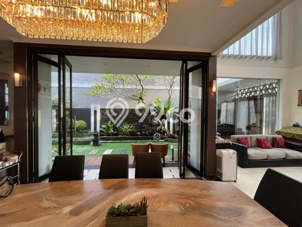 Rumah Mewah LB 450m2 Siap Pakai Desain Elegan di BSD The Green, Tangerang Rumah Mewah LB 450m2 Siap Pakai Desain Elegan di BSD The Green, Tangerang