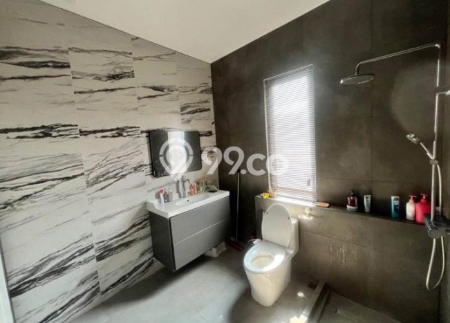 Ready to Use! Luxury House LT 239m2 Desain Modern di Bintaro Ready to Use! Luxury House LT 239m2 Desain Modern di Bintaro