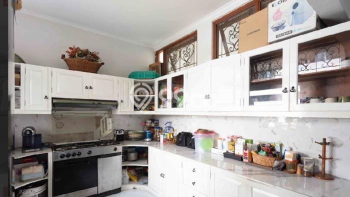 Siap Huni Hunian Elit 4 Kamar di Kebayoran Baru Dekat ke Mana Saja Siap Huni Hunian Elit 4 Kamar di Kebayoran Baru Dekat ke Mana Saja