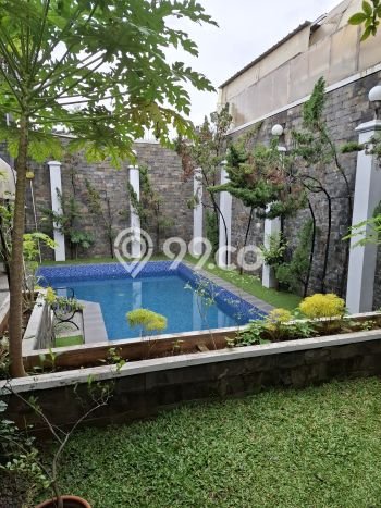 Siap Huni Hunian Elit 10 Kamar di Kebayoran Baru Dekat ke Mana Pun Siap Huni Hunian Elit 10 Kamar di Kebayoran Baru Dekat ke Mana Pun