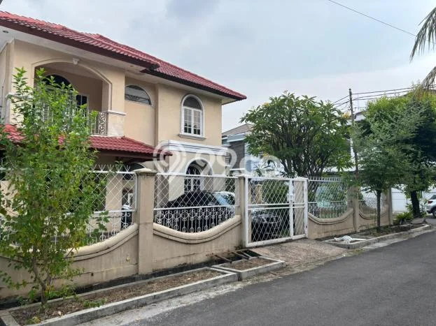 Dijual Rumah Premium dengan Fasilitas Sekitar Komplit di Kebon Jeruk, Jakarta Barat Dijual Rumah Premium dengan Fasilitas Sekitar Komplit di Kebon Jeruk, Jakarta Barat